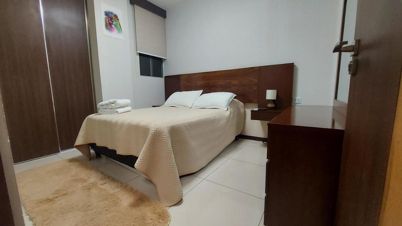Hermoso Y Unico Apartamento Moderno, En Pleno Centro De Santa Cruz, Con Netflix Wi-Fi De 60 Mb, Estacionamiento Gratis Y Ac En Todos Los Ambientes Santa Cruz de La Sierra Exteriör bild