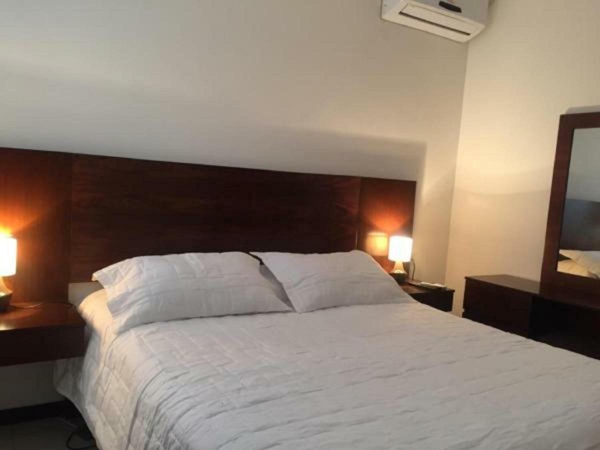 Hermoso Y Unico Apartamento Moderno, En Pleno Centro De Santa Cruz, Con Netflix Wi-Fi De 60 Mb, Estacionamiento Gratis Y Ac En Todos Los Ambientes Santa Cruz de La Sierra Exteriör bild