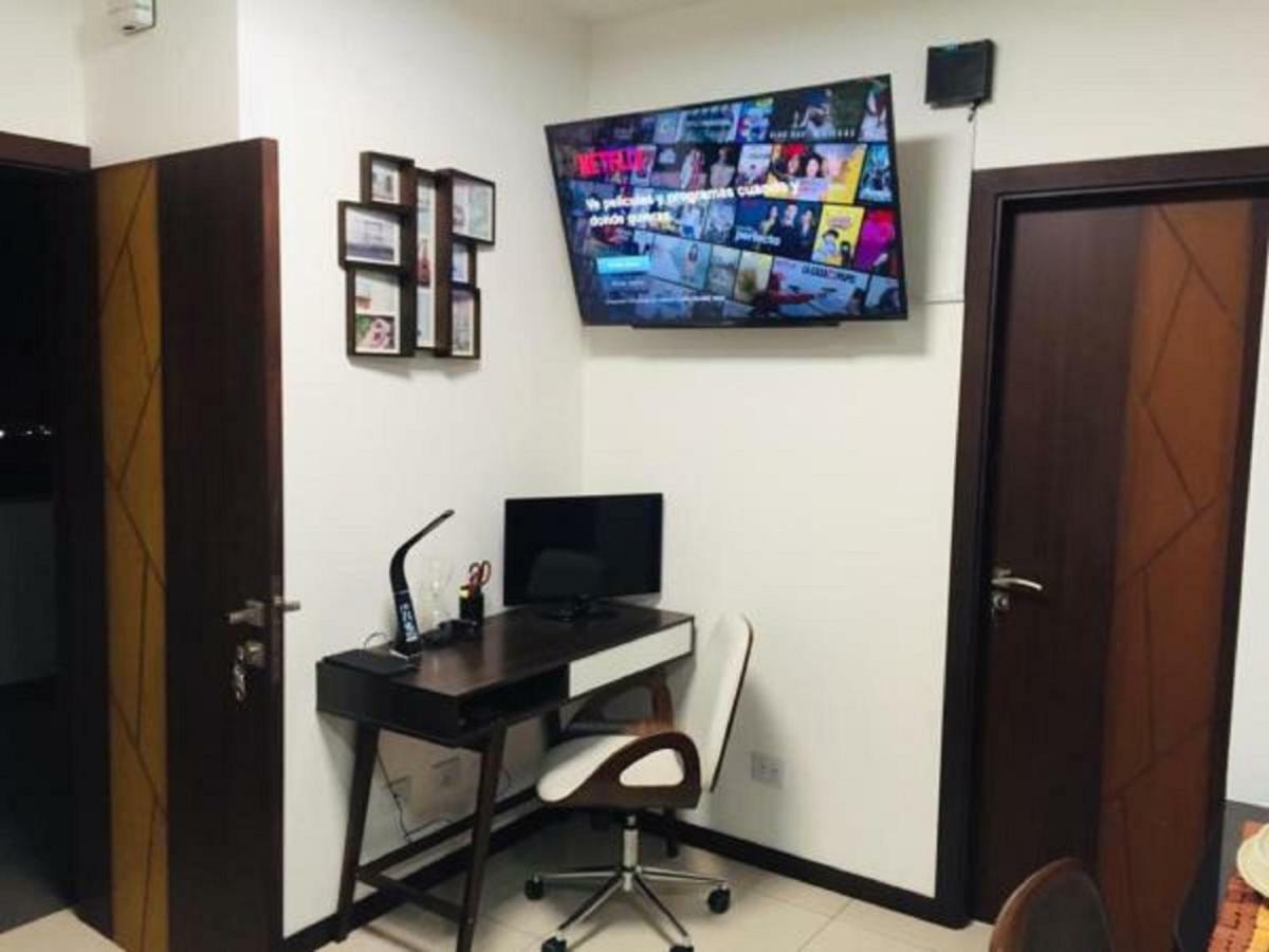 Hermoso Y Unico Apartamento Moderno, En Pleno Centro De Santa Cruz, Con Netflix Wi-Fi De 60 Mb, Estacionamiento Gratis Y Ac En Todos Los Ambientes Santa Cruz de La Sierra Exteriör bild