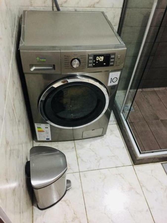 Hermoso Y Unico Apartamento Moderno, En Pleno Centro De Santa Cruz, Con Netflix Wi-Fi De 60 Mb, Estacionamiento Gratis Y Ac En Todos Los Ambientes Santa Cruz de La Sierra Exteriör bild