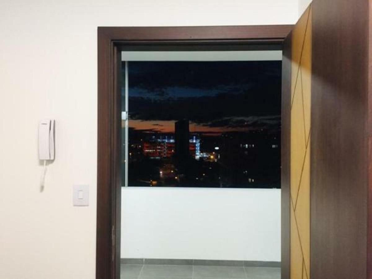 Hermoso Y Unico Apartamento Moderno, En Pleno Centro De Santa Cruz, Con Netflix Wi-Fi De 60 Mb, Estacionamiento Gratis Y Ac En Todos Los Ambientes Santa Cruz de La Sierra Exteriör bild